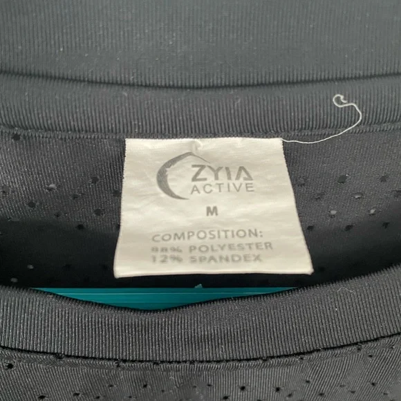 Zyia Like New Long Sleeve - Picture 3 of 5